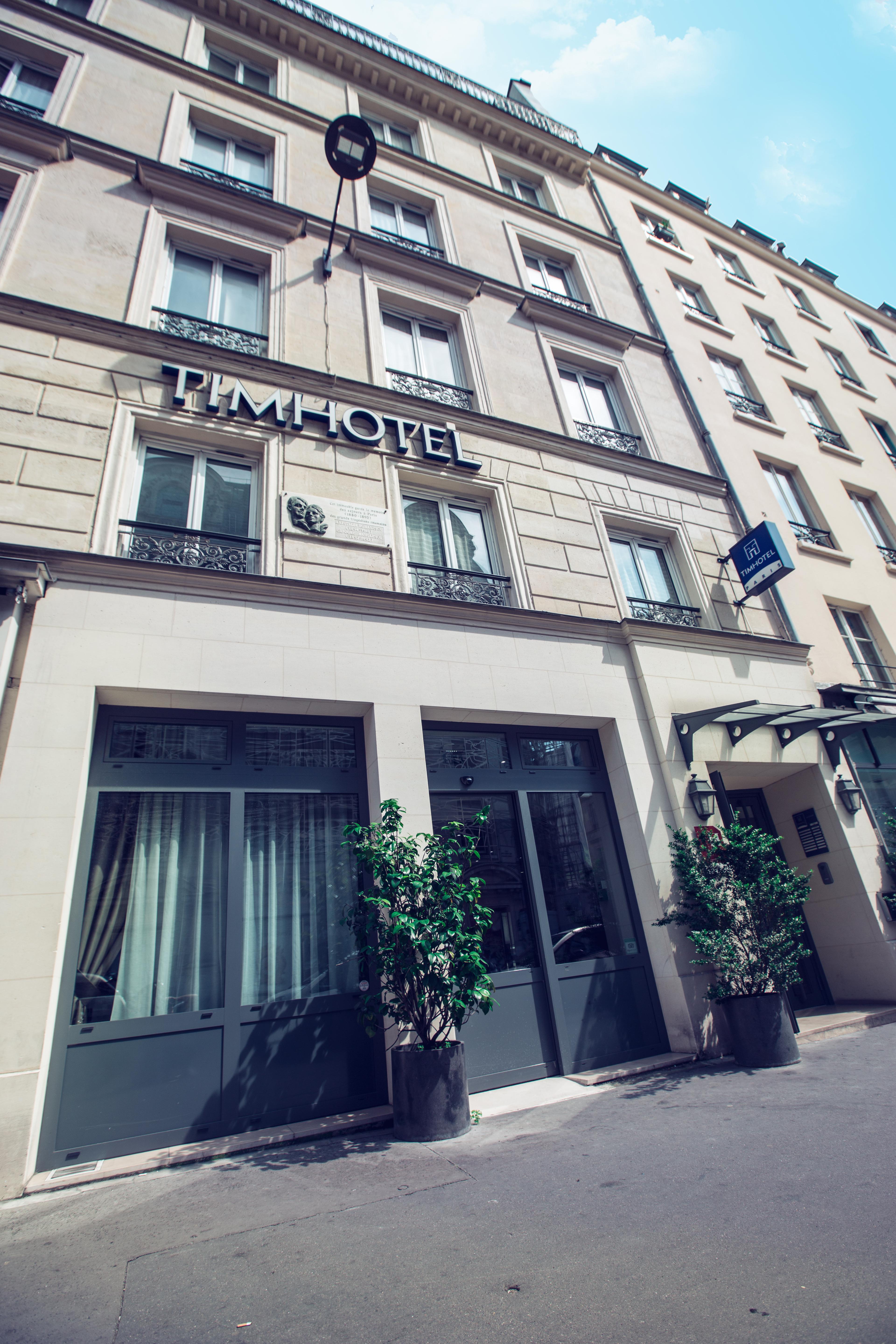 Le petit déjeuner - Les Services haut-de-Gamme d'un hôtel de luxe , Louvre  Saint-Honoré - Hôtel Konfidentiel Paris